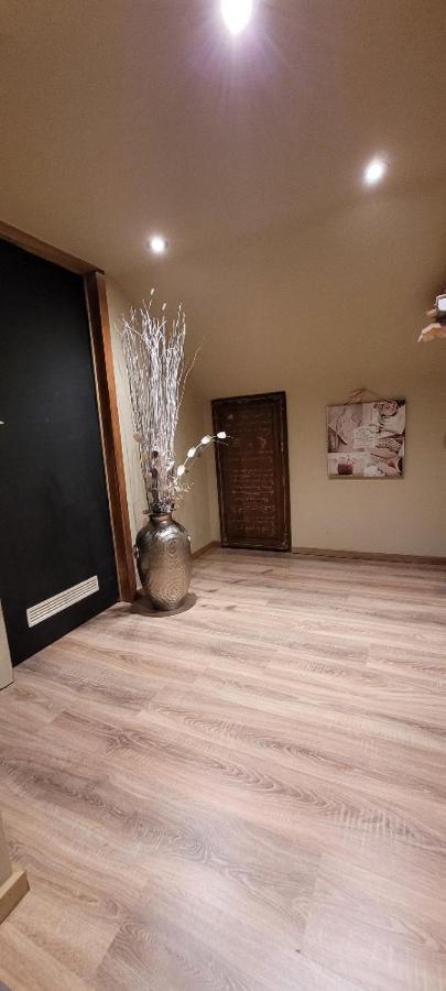 Maison De Campagne Bièvre Екстериор снимка