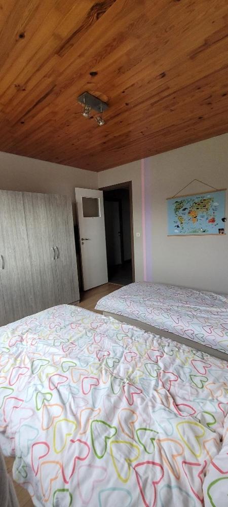 Maison De Campagne Bièvre Екстериор снимка